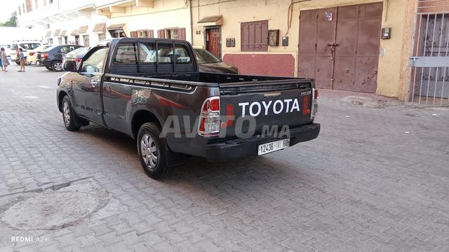 TOYOTA HILUX - 2
