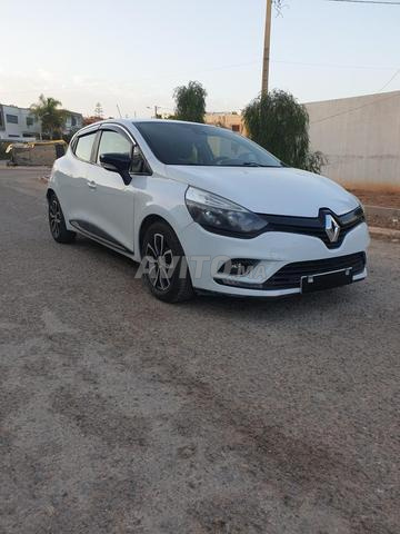 Voiture modèle 2019, kilométrage 110, jamais accidentée, à moitié prix - 2