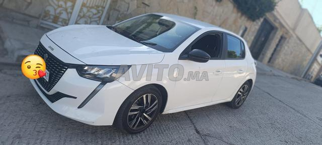Voiture Peugeot 208 - 2