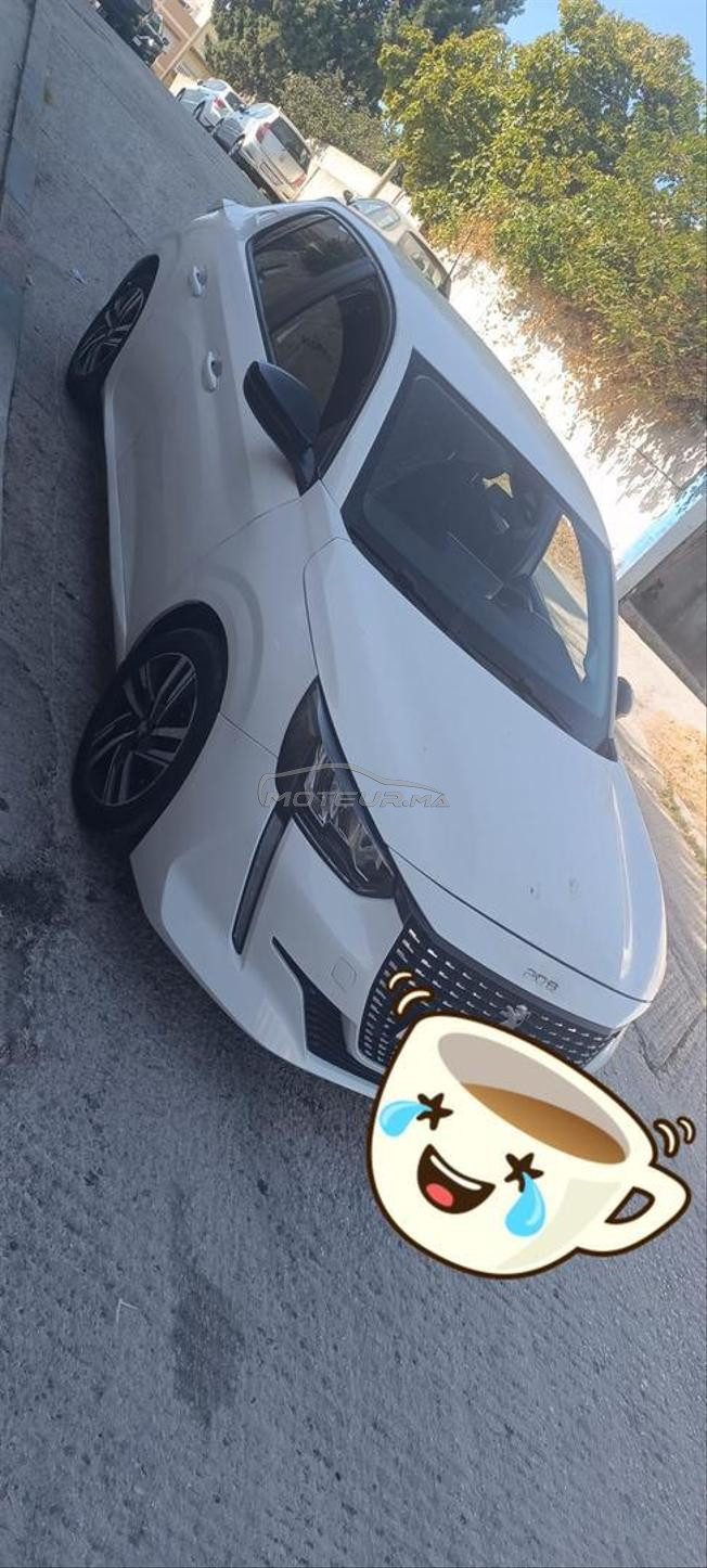 سيارة بيجو 208