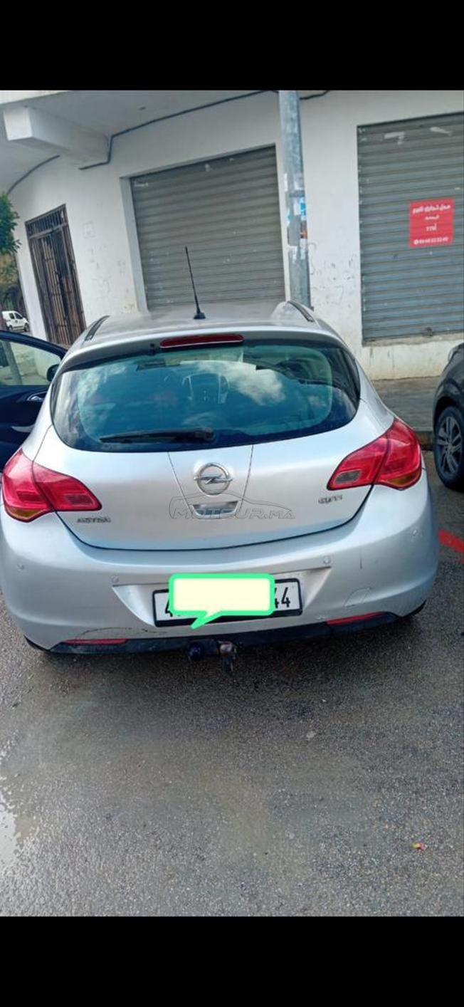 Opel Astra Diesel Manuelle 2010 à Tanger