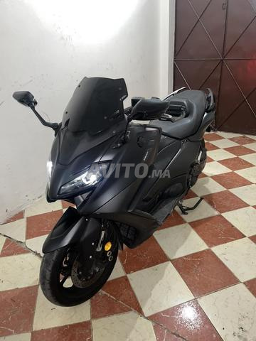 Tmax 560 en très bon état, pot Akrapovič - 2