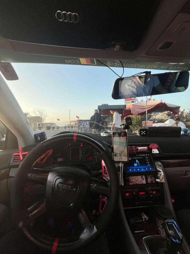 سيارة اودي ا4 في حالة جيدة 