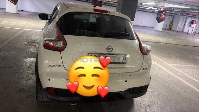 voiture avec un bonne état .   