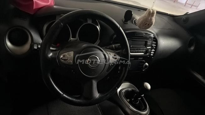 voiture avec un bonne état .   