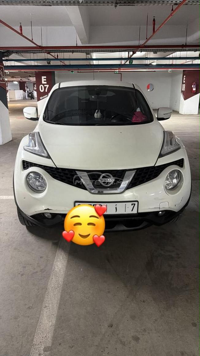 voiture avec un bonne état .   
