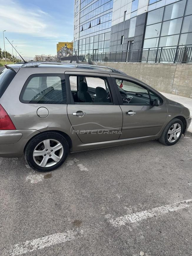 Peugeot 2003 – 7 CV – 215 000 km 