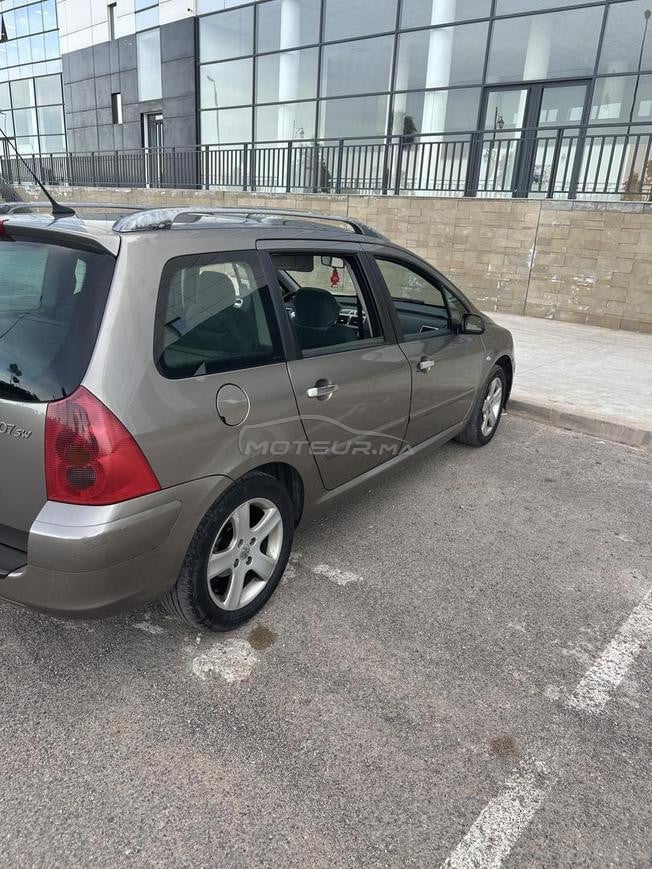 Peugeot 2003 – 7 CV – 215 000 km 