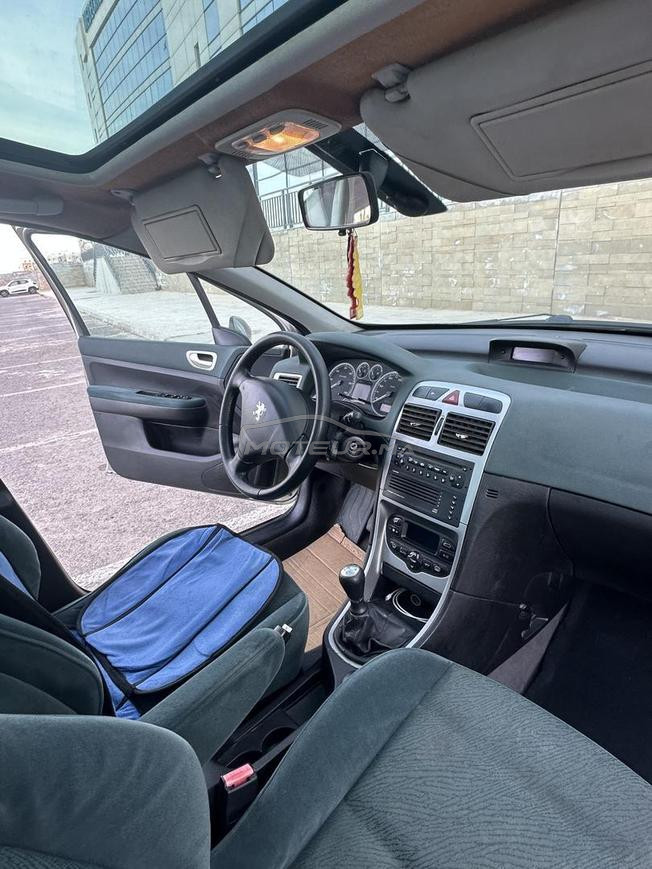 Peugeot 2003 – 7 CV – 215 000 km 