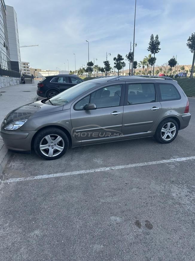 Peugeot 2003 – 7 CV – 215 000 km 
