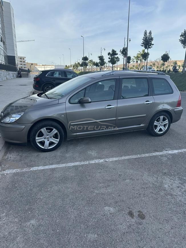 Peugeot 2003 – 7 CV – 215 000 km 