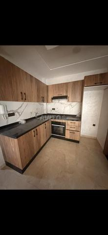 Location studio vide roches noirs - 2
