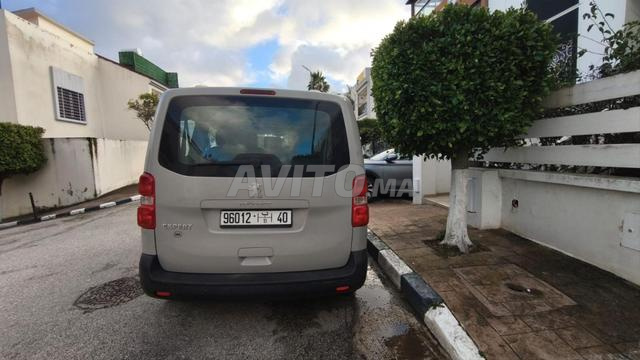 Peugeot Expert Diesel Manuelle 2021 à Tanger - 2