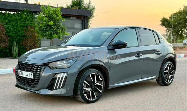 Peugeot 208 GT PANORAMIQUE - 2