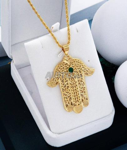 Collier et main qui tue bijoux - 2