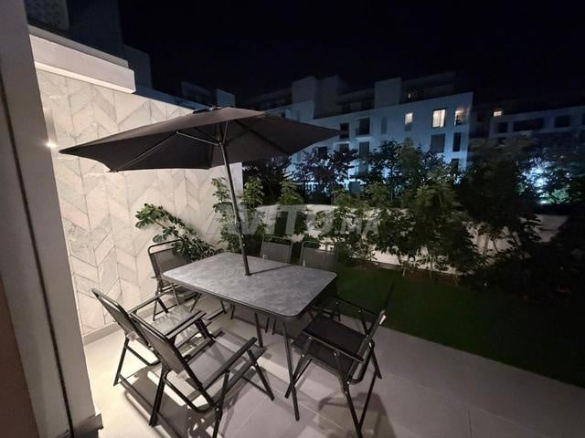 REZ DE JARDIN À EAGLE HILLS-SOUISSI