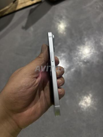 iPhone 15 normal - 2
