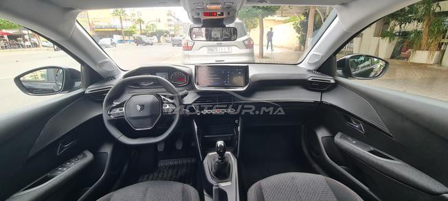 peugeot 208 premiere main