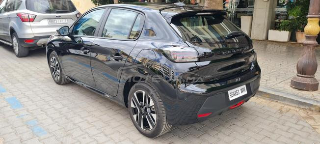 peugeot 208 premiere main