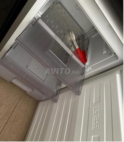 مجمد Whirlpool 90 لتر – رمادي ستانلس ستيل - 2