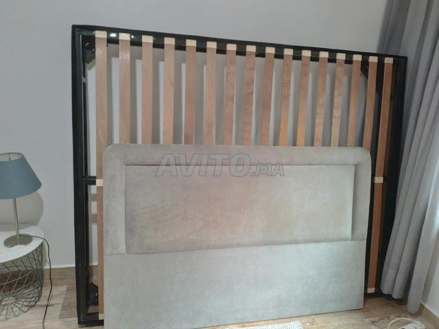 Un lit / bed - 2