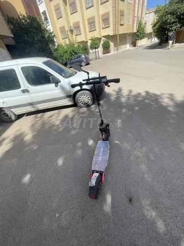 سكوتر كهربائي لا يزال نقيًا - 2