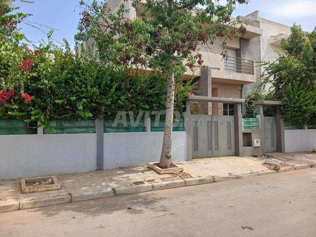 Villa semi-finie de 344m² d'angle 3 façades
