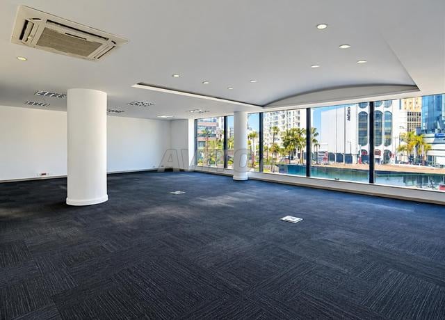 Bureaux 237m² – Étage entier – Rond-point Movenpick