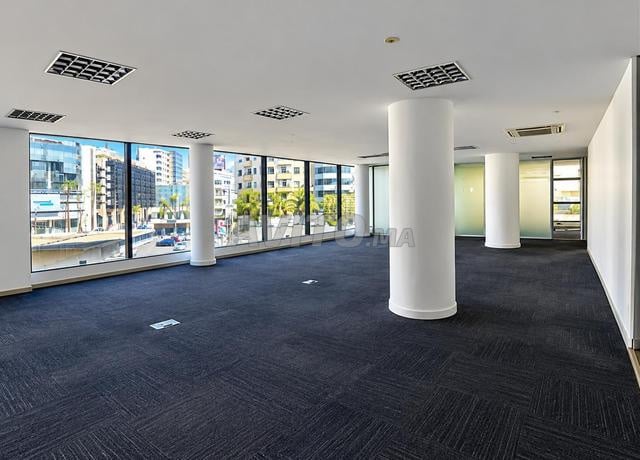 Bureaux 237m² – Étage entier – Rond-point Movenpick