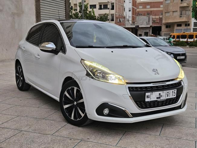 peugeot 208 tech