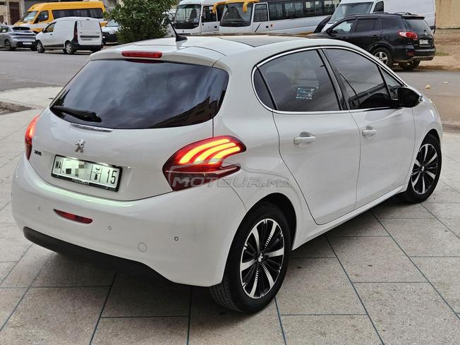 peugeot 208 tech