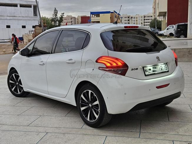 peugeot 208 tech