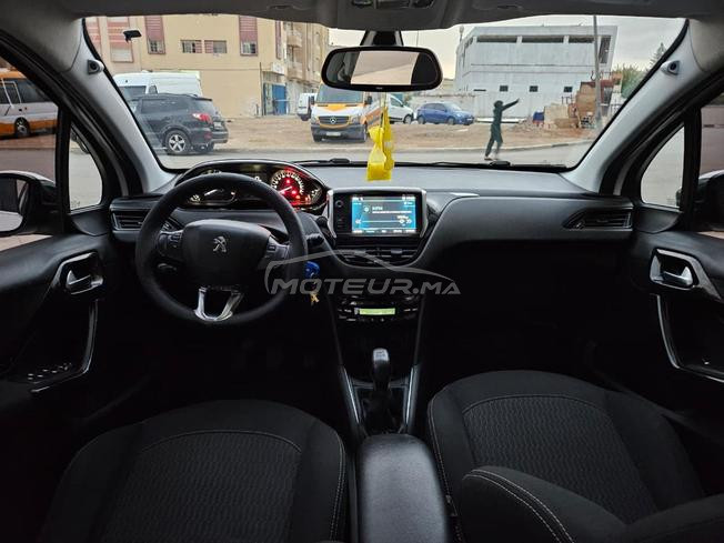 peugeot 208 tech