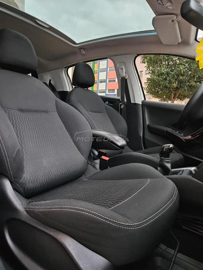 peugeot 208 tech