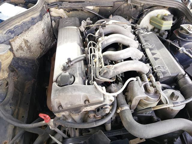 Mercedes 190 - 2