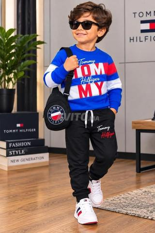 Vêtements pour enfants très excellents à prix abordable