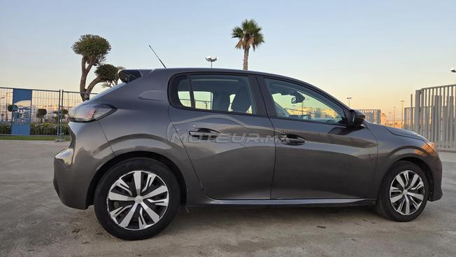 Peugeot 208 Diesel Manuelle 2021 à Tanger