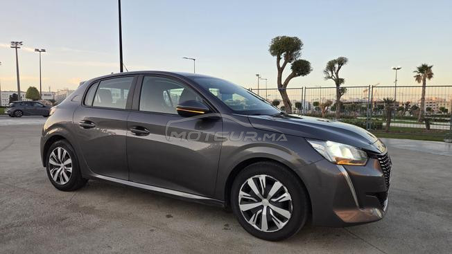 Peugeot 208 Diesel Manuelle 2021 à Tanger