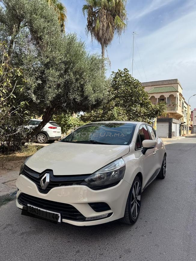 clio 4 très bon état 