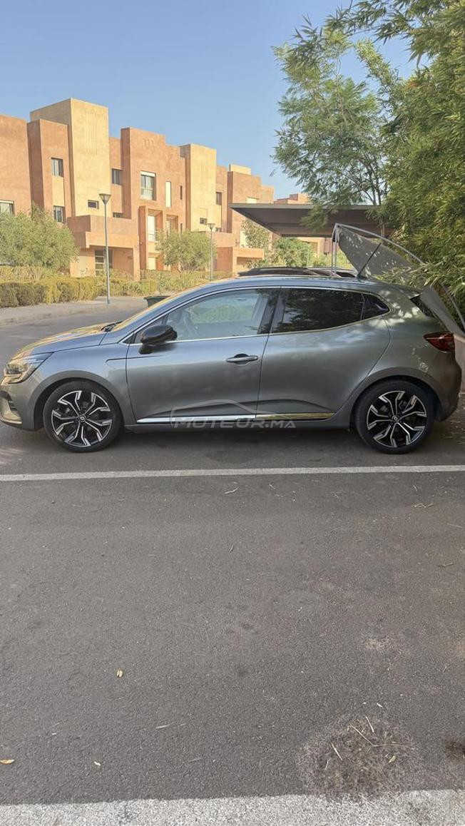 Clio 5 boîte auto grand écran 