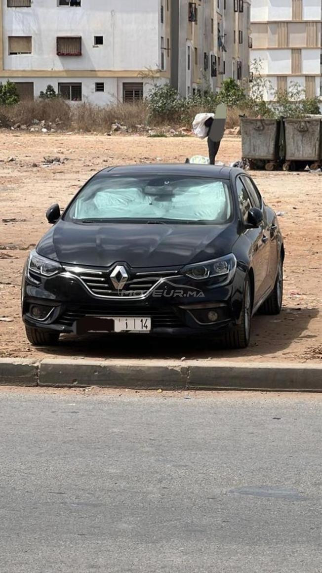 Renault megane 4 bon état full options 