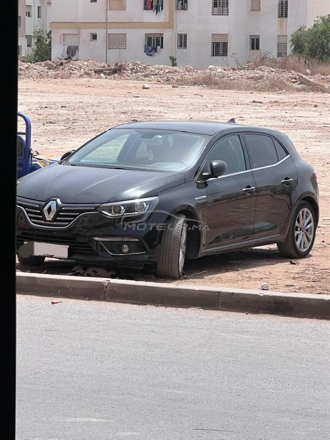 Renault megane 4 bon état full options 