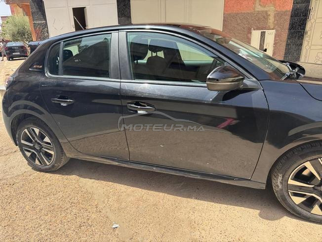 Peugeot 208 Hybride Automatique 2025 à Tifelt