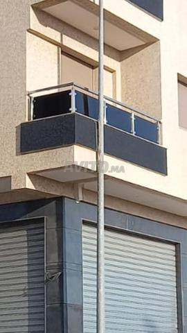 للبيع درابزين و زجاج ستاديب أسود - 2