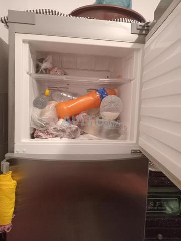 ثلاجة كبيرة نوع Whirlpool للتواصل - 2