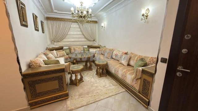 Salon, salle à manger, chambre à coucher