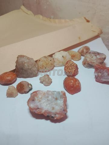 عقيق يماني أحمر طبيعي 13 حبة