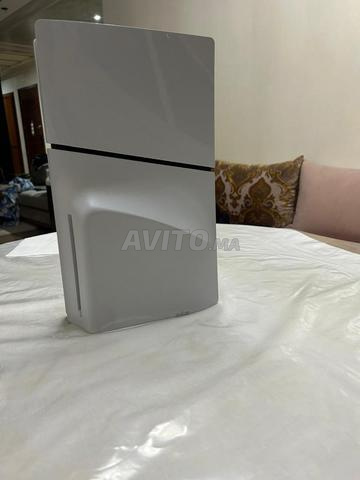 PS5 Slim avec 11 jeux - 2