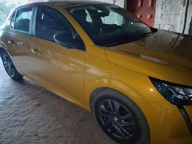 peugeot208 premiere main 
