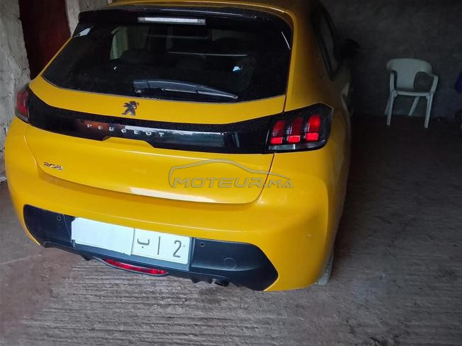 peugeot208 premiere main 